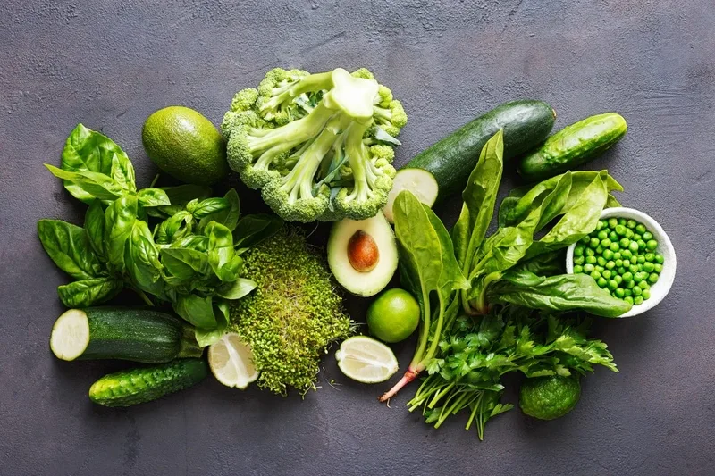 Bổ sung đầy đủ các thực phẩm giàu vitamin K giúp ngăn ngừa nguy cơ loãng xương và vôi hóa động mạch.
